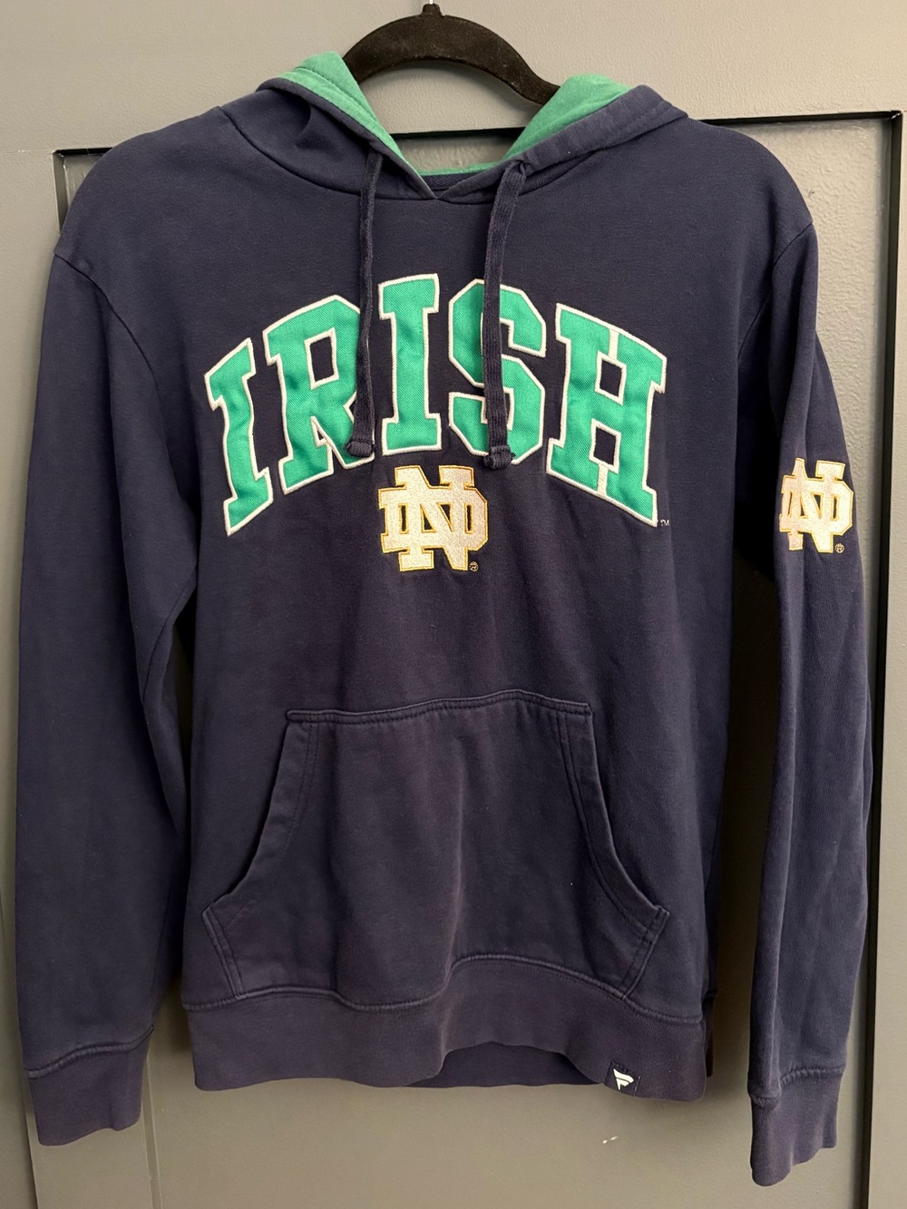 Notre Dame Fanatics hooded sweatshirt men’s size small embroidered IRISH hoodie